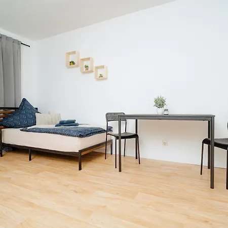 In Metternich Fuer 5 Personen Appartement *