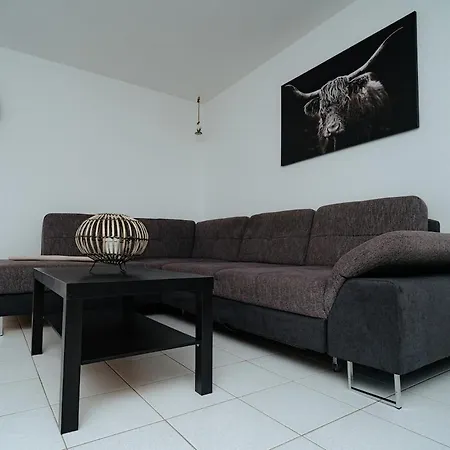 In Metternich Fuer 5 Personen Appartement *