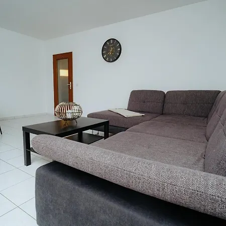In Metternich Fuer 5 Personen Appartement *